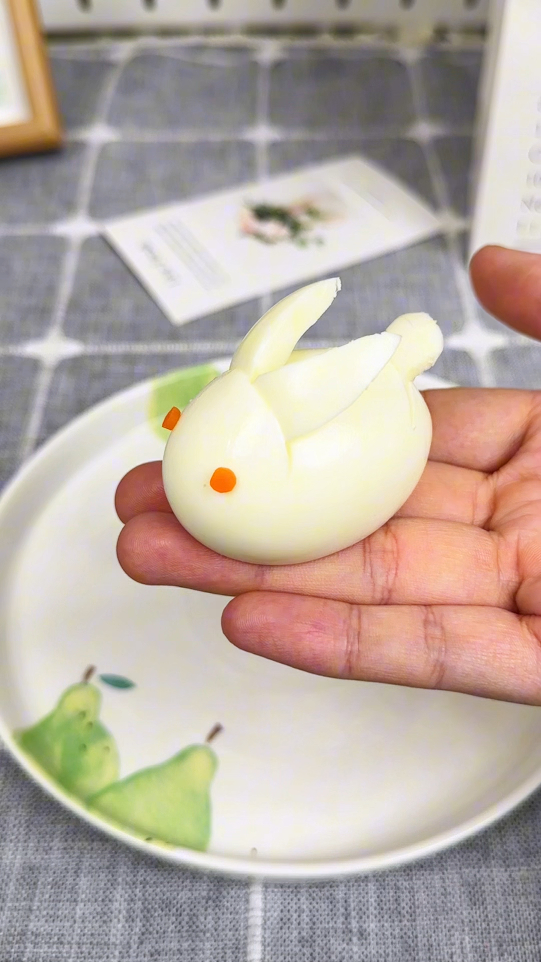 教你用家里的鸡蛋做个可爱的小兔子,好看又好吃!