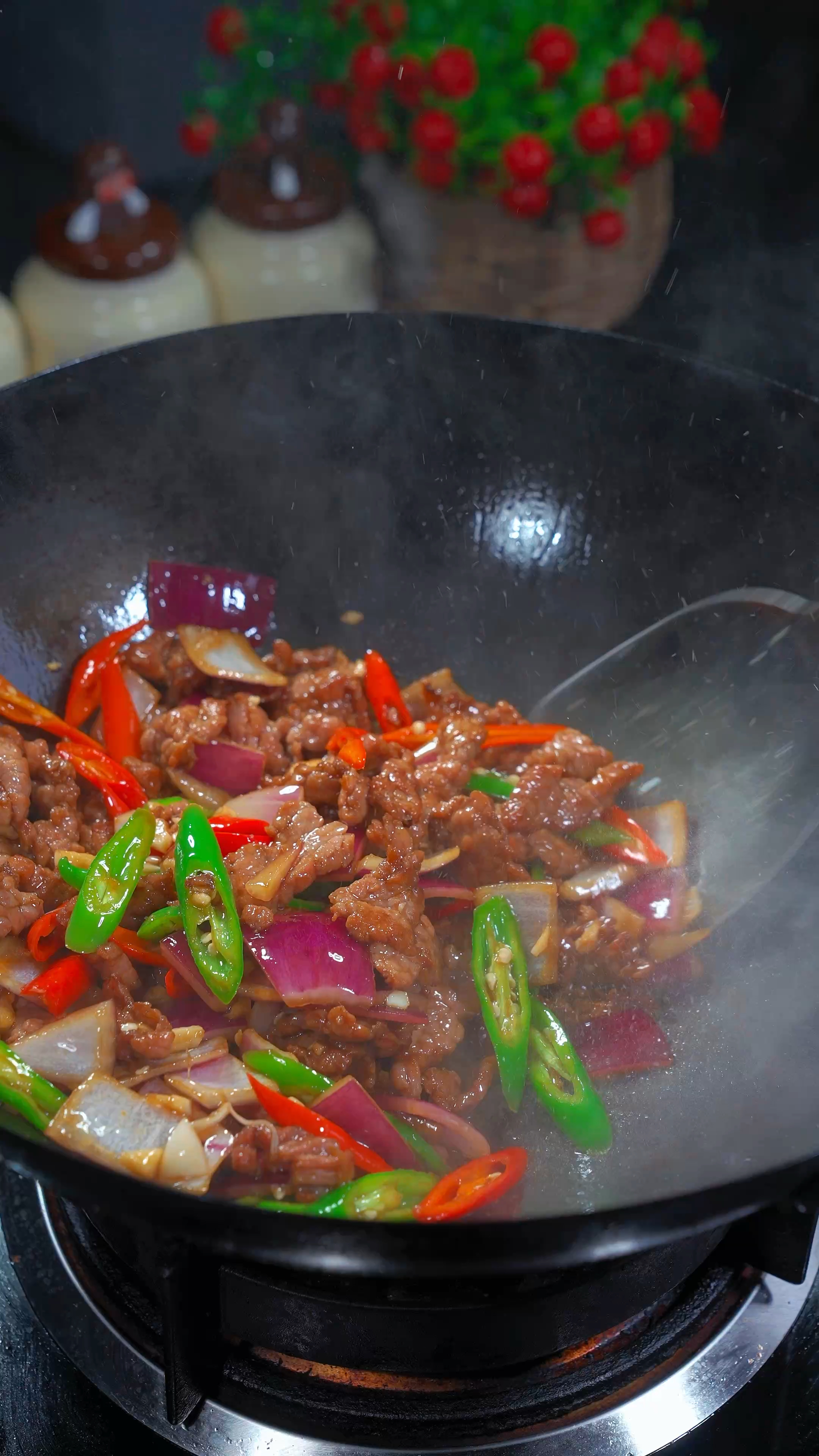 牛肉像豆腐一样嫩,真的巨香巨好吃#洋葱炒牛肉 #湘菜