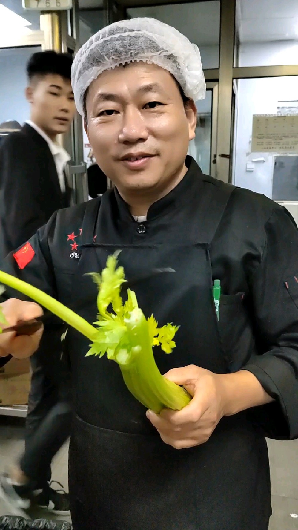 芹菜快速切菱形块