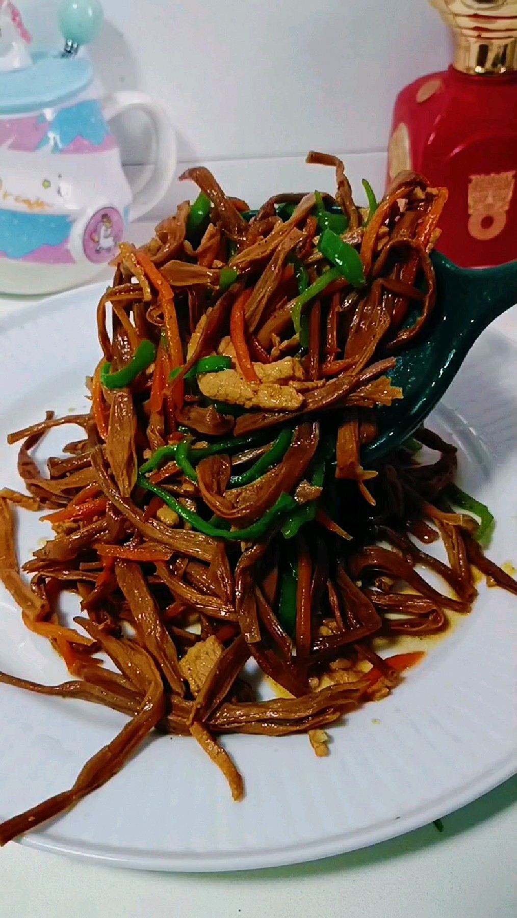 黄花菜咋做更好吃?不用焯水这样炒鲜香脆嫩,真的超级下饭!