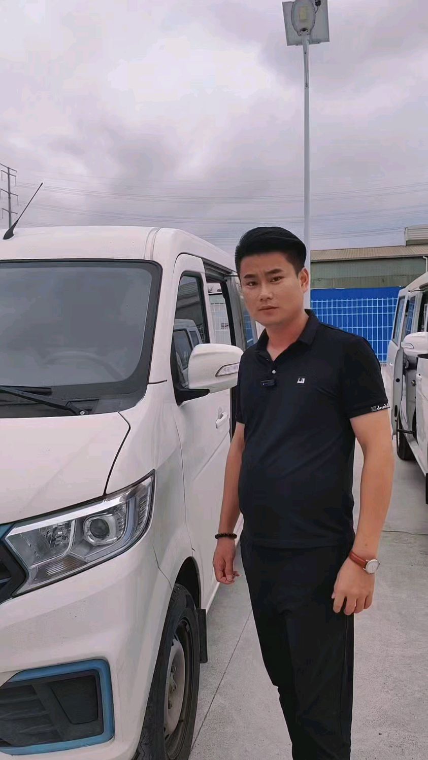 新能源面包车 长安跨越星V7