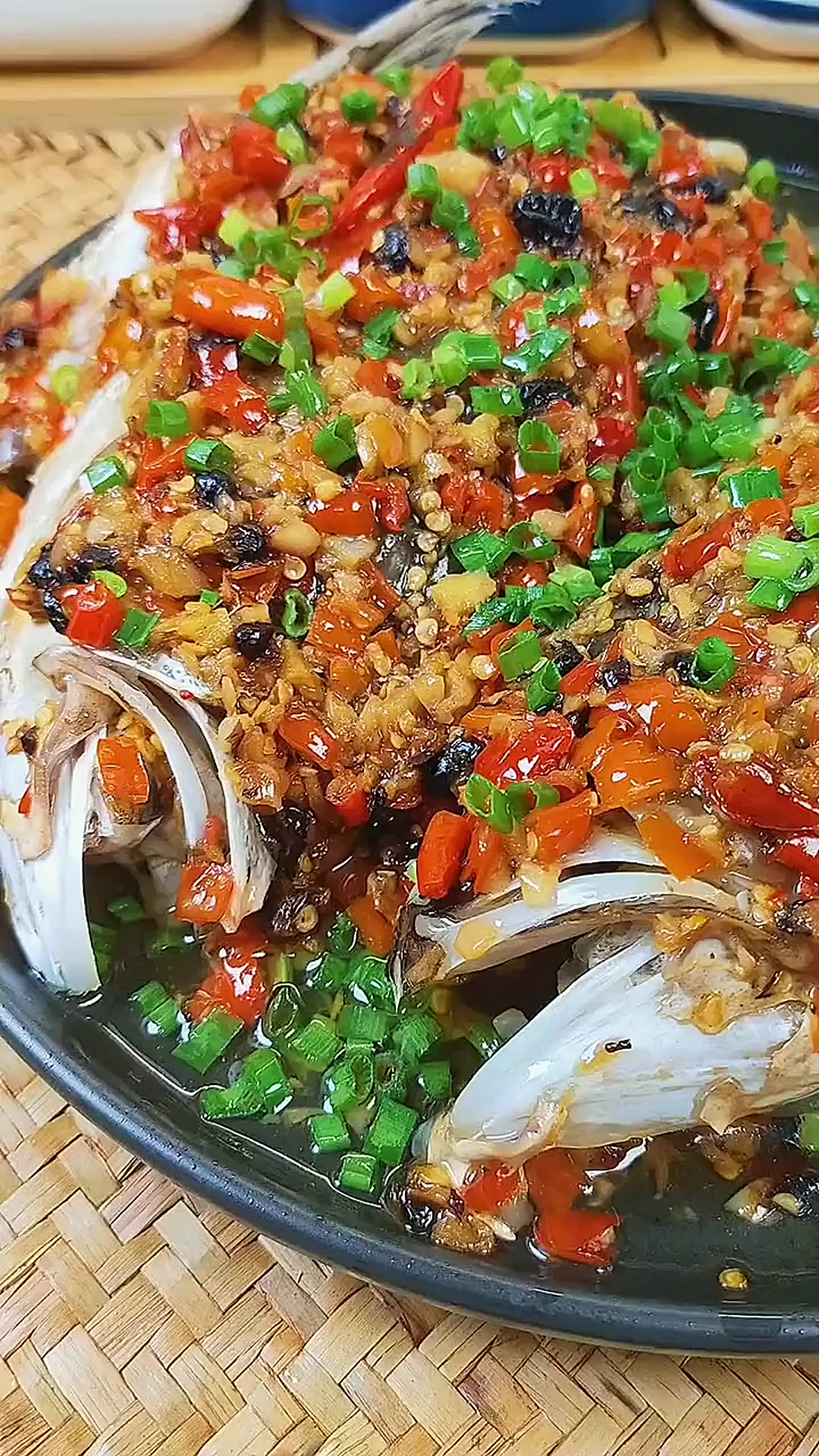 湘菜之王剁椒鱼头，辣而不上火，香而不油腻