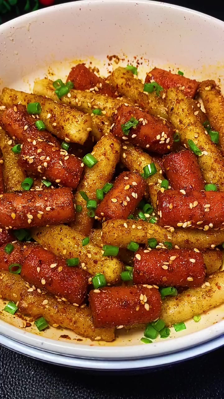 孜然火腿年糕，越嚼越香，吃一口就停不下来了