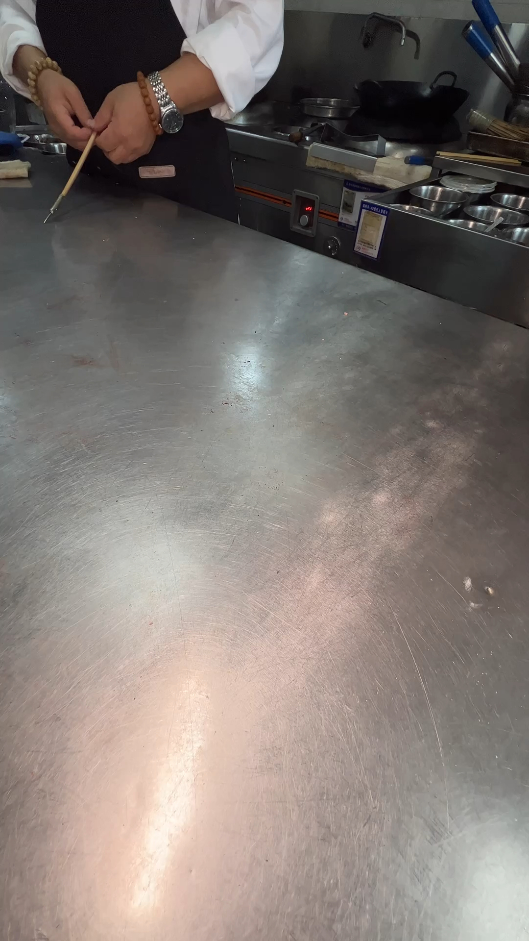 小炒猪手,先煮再炒口感软烂这太下饭啦。