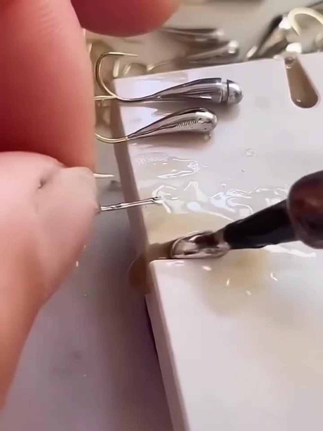 原来鱼钩是这样制作的啊
