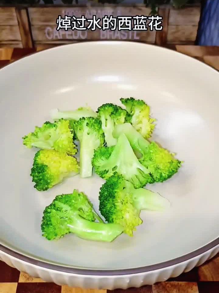 低脂低卡的凉拌菜怎么做才好吃,像我这样做五块用不上,简单还