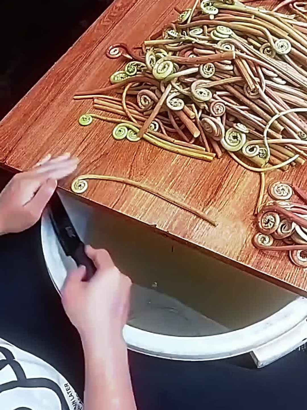 这是什么菜有知道的吗