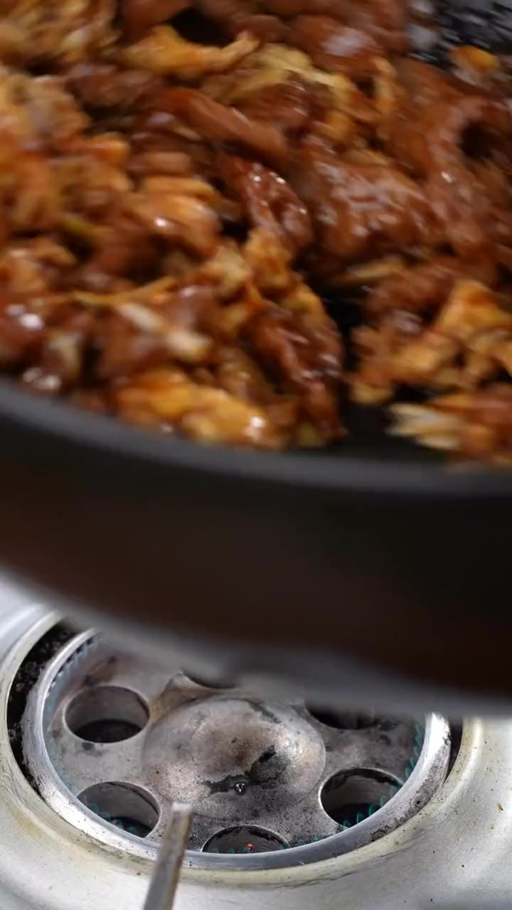 来过北京的是不是都吃过这道经典的清真名菜?滑嫩下饭,特别香