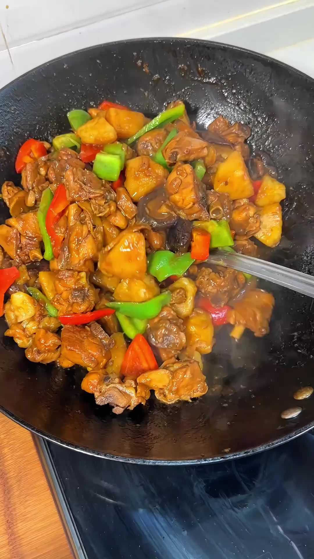 超下饭的黄焖鸡做法！这个黄焖汁的比例做出来的味道真的不输外面