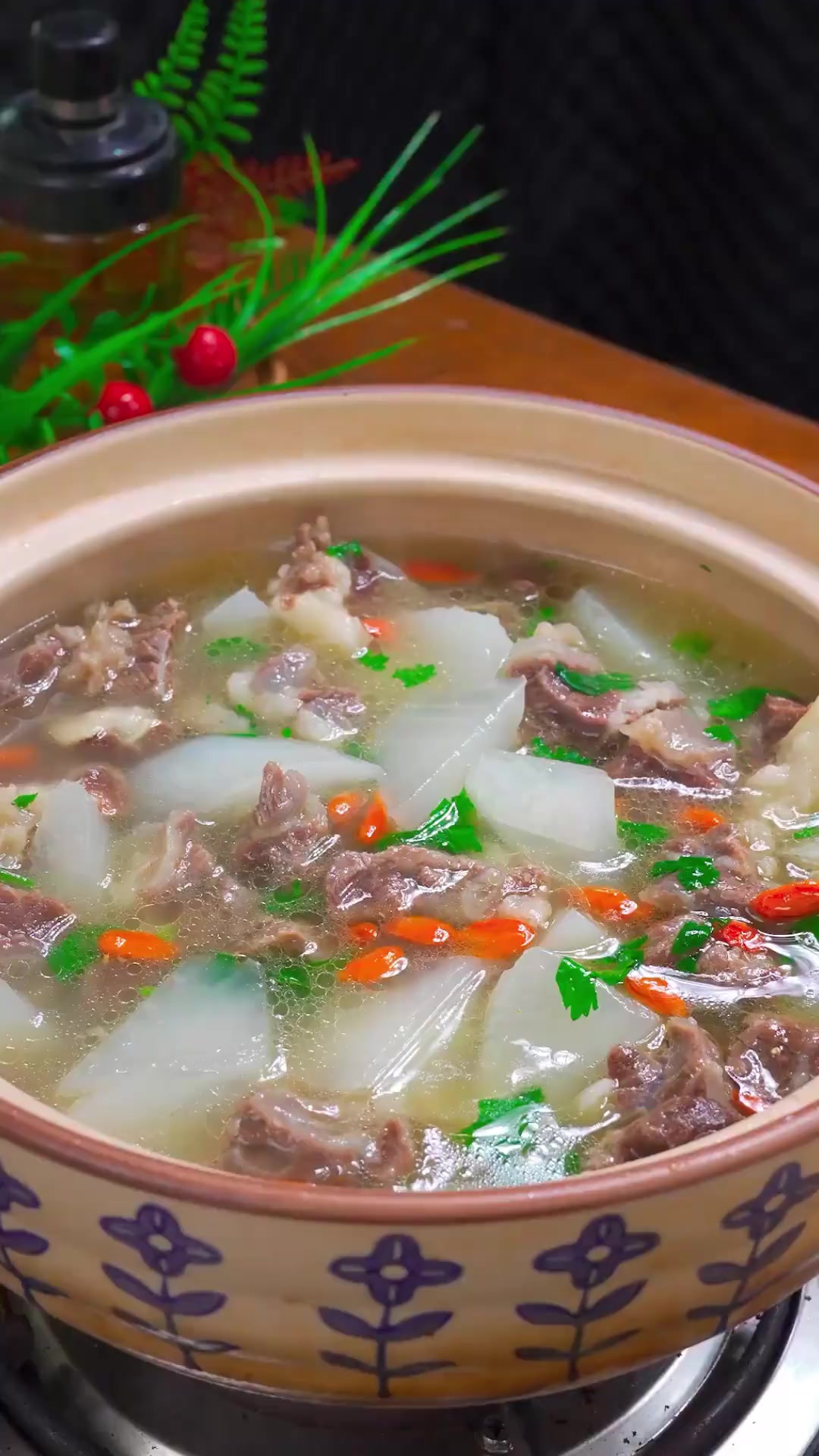 汤鲜味美营养又好喝的牛肉汤做法，炖出来的牛肉软烂入味不腥不柴