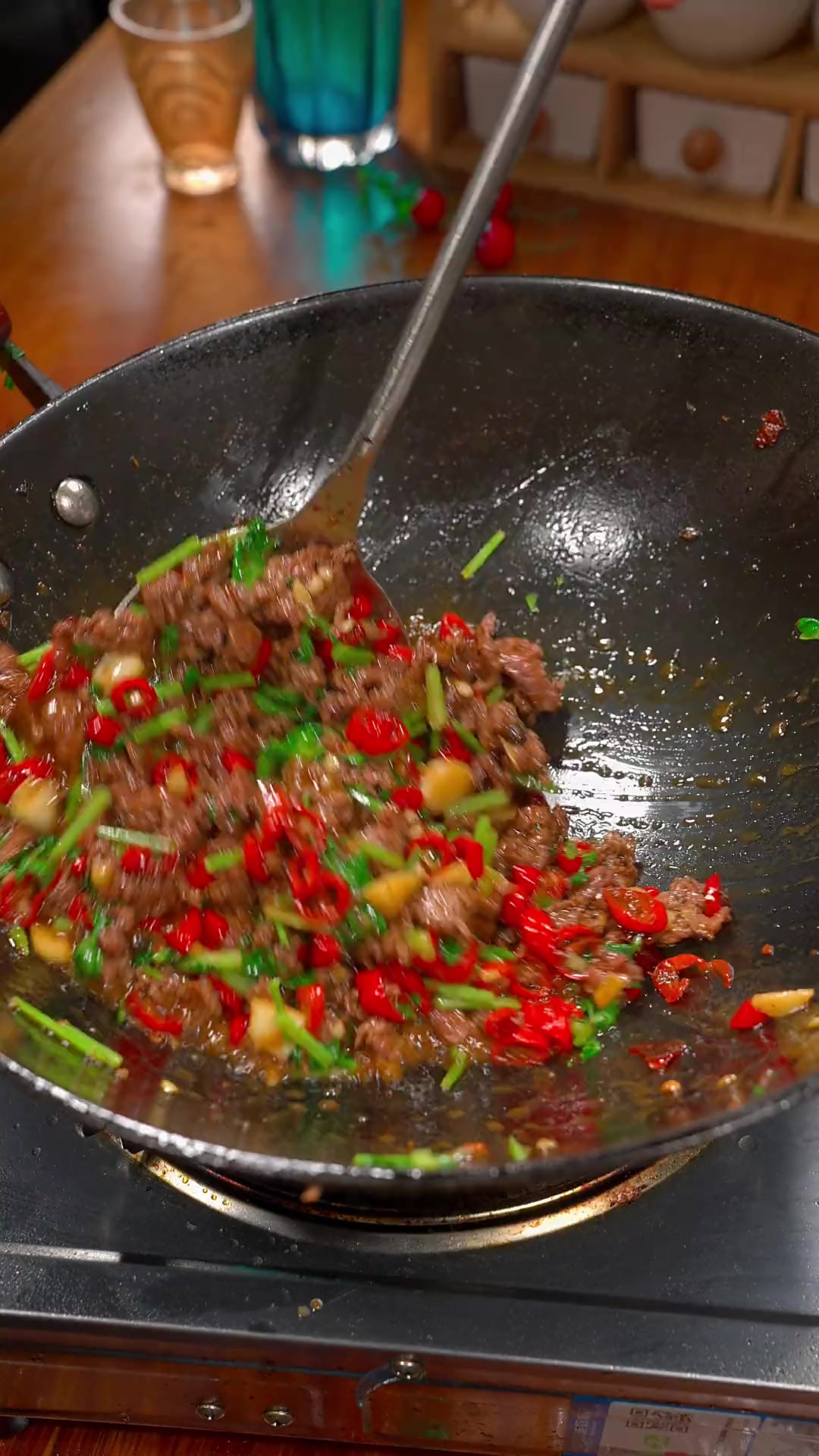 小炒牛肉的新吃法，香香辣辣的紫苏牛肉，第一次吃就爱上