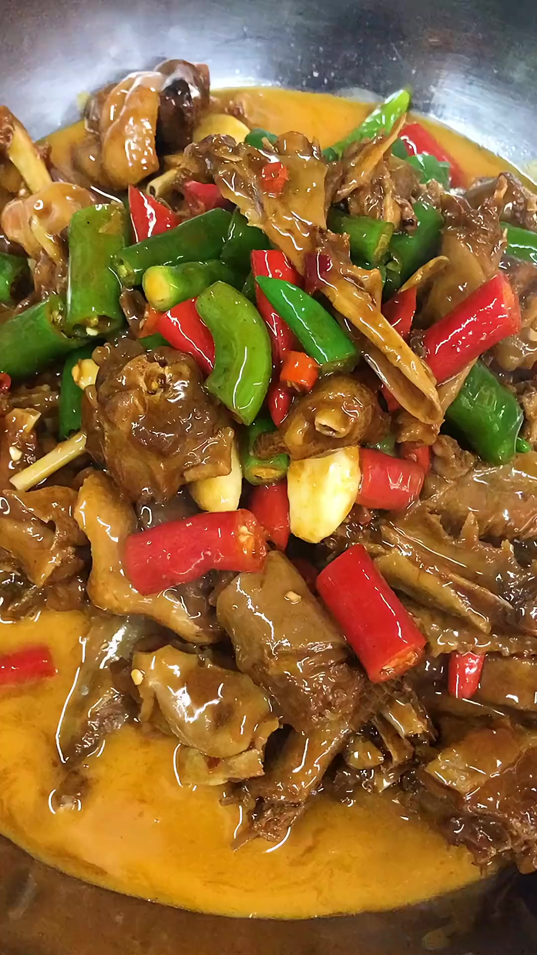 韵味稻谷鸭，用的是老水鸭这样做很好吃，高压锅上汽10分钟即可