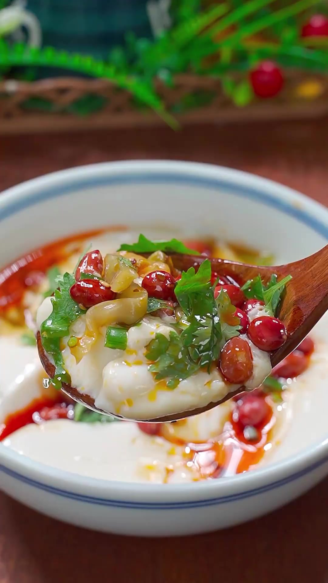 早餐又想简单还要营养好吃，教你用3两黄豆做一电饭锅的豆腐脑