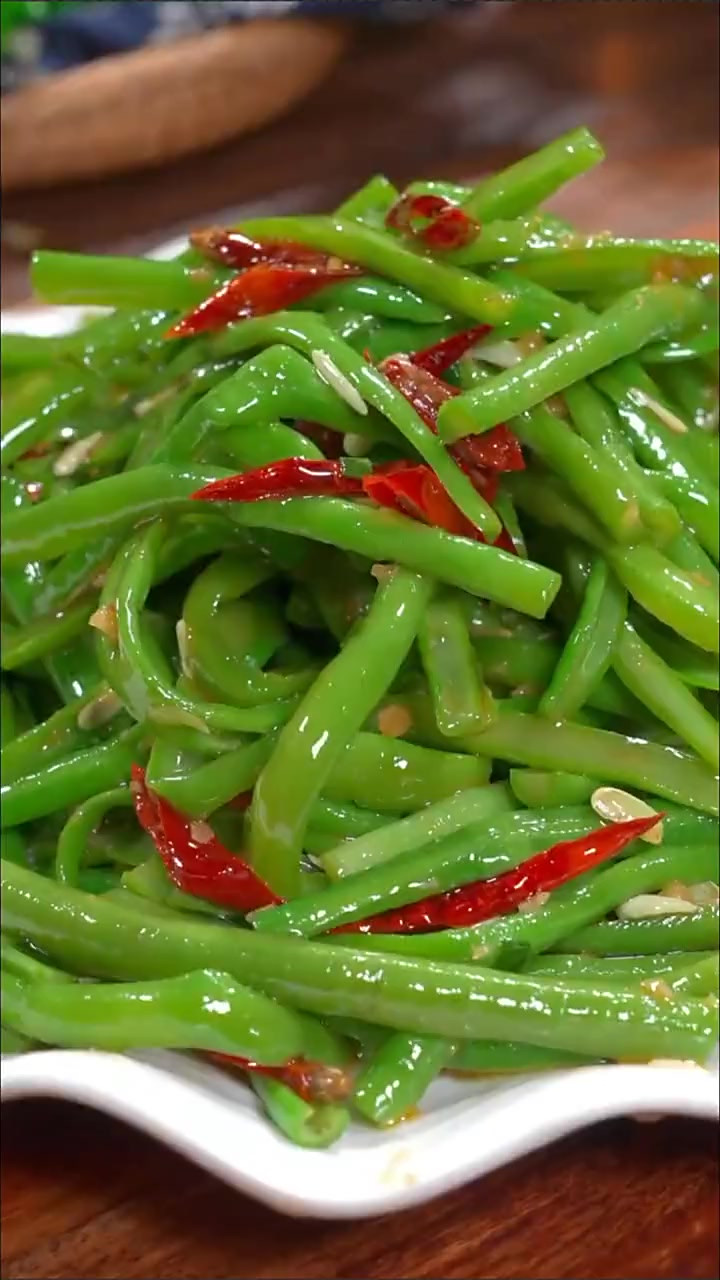 每次餐桌上有凉拌菜，米饭都能多吃两碗，平时吃什么都没胃口，那