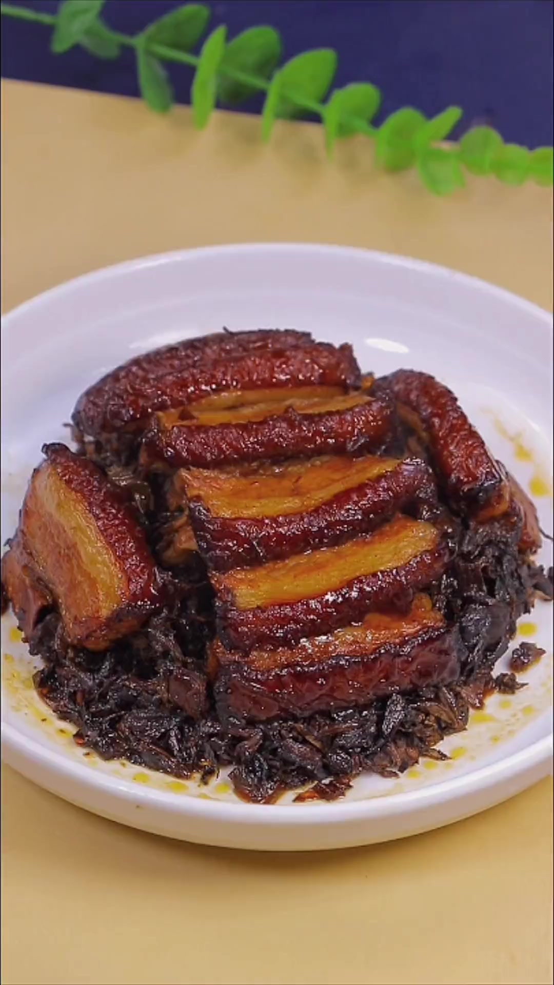 过年过节在家里招待客人，都必点我这个拿手菜梅菜扣肉，不仅好吃