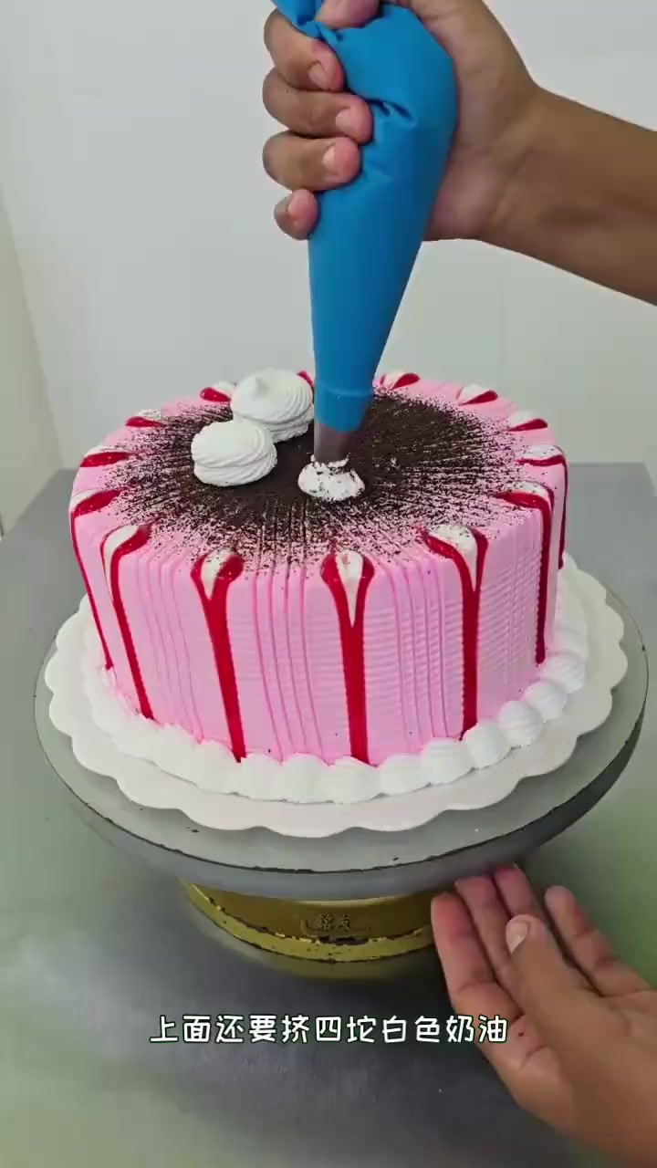原来生日蛋糕是这样做出来的，太不可思议了