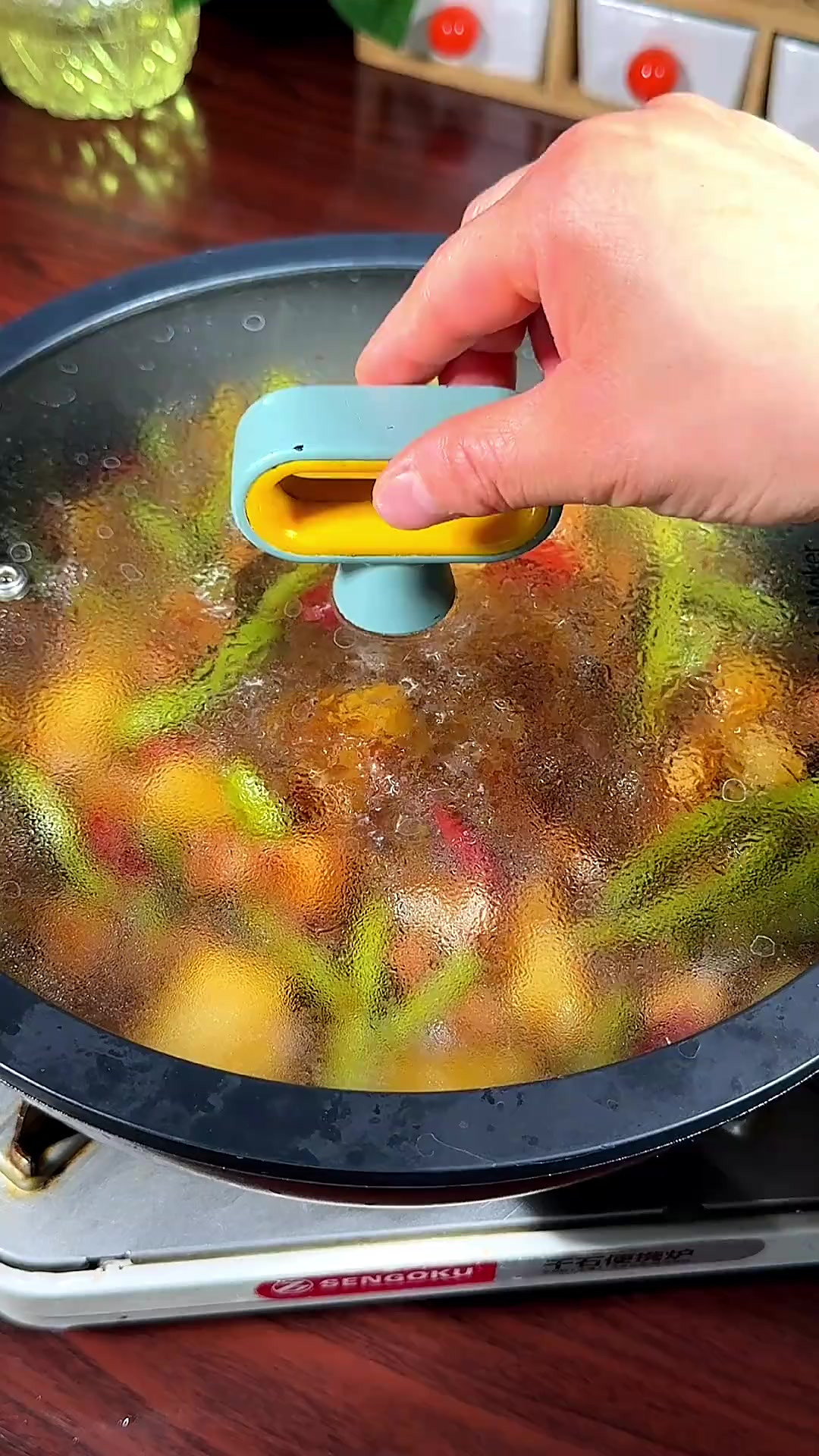 每次做这个豆角土豆炖粉条,我家孩子大米饭都能多吃两碗,香喷喷