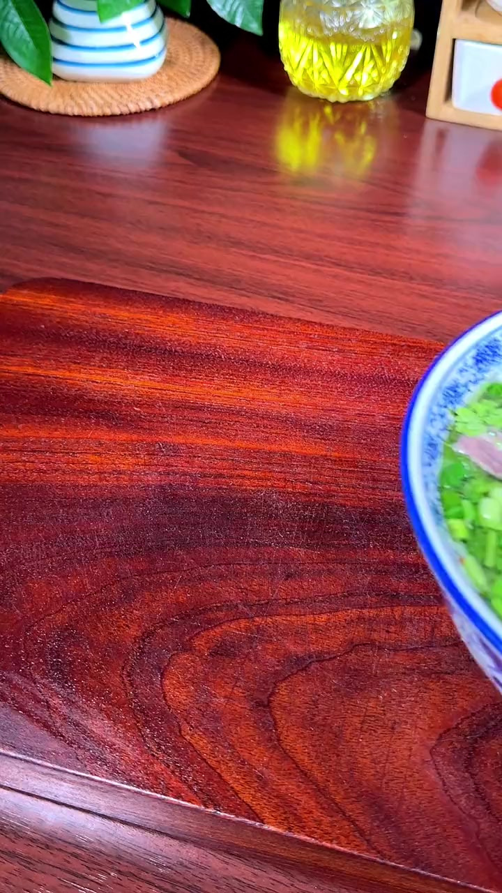 想吃兰州牛肉面不用出去吃了，在家几分钟就可以轻松搞定，简单又