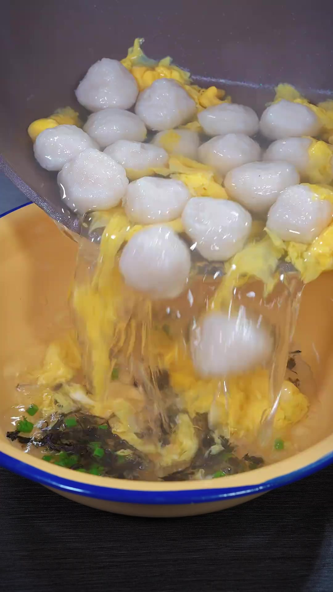 紫菜鱼丸汤,清清爽爽,非常美味