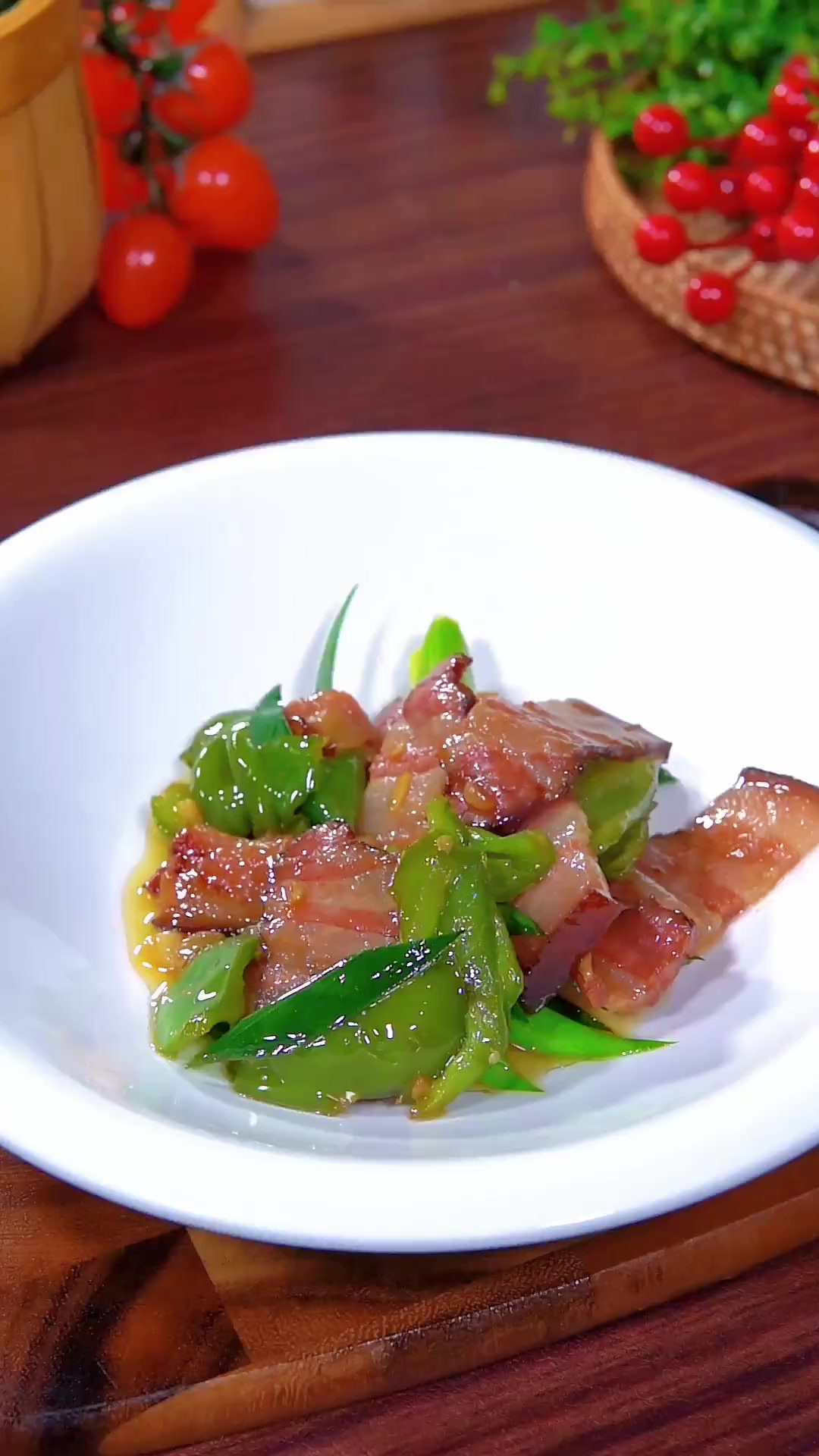 过年的腊肉没有吃完的,你就像我这样做,好吃又下饭～