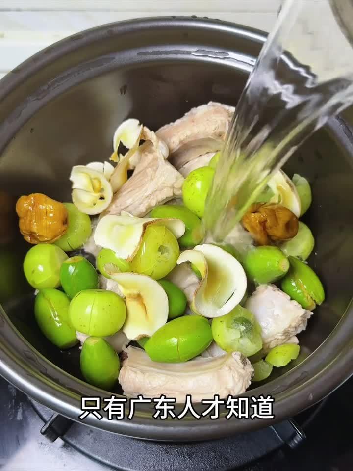 秋燥克星！这碗油柑橄榄汤，一口润透全身