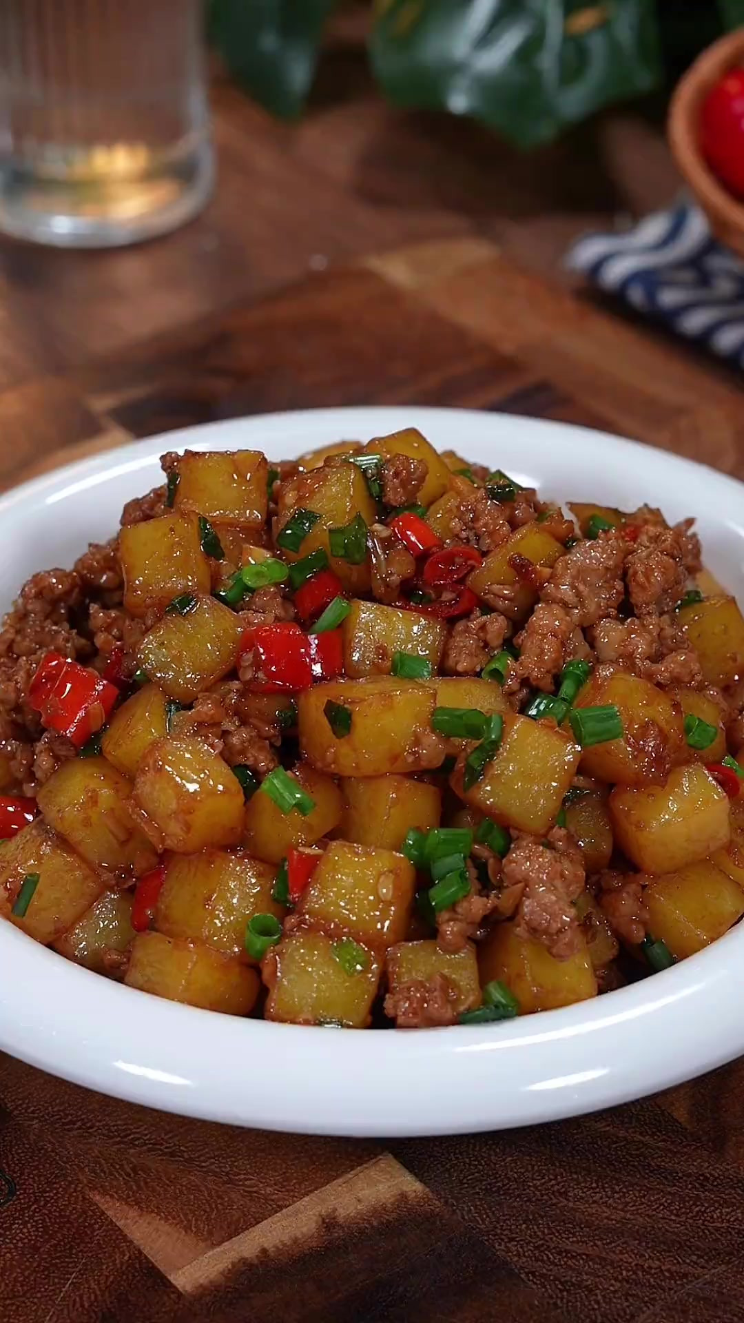 肉末炒土豆 以后土豆买回来，你就像我这样做个肉末土豆，香辣过