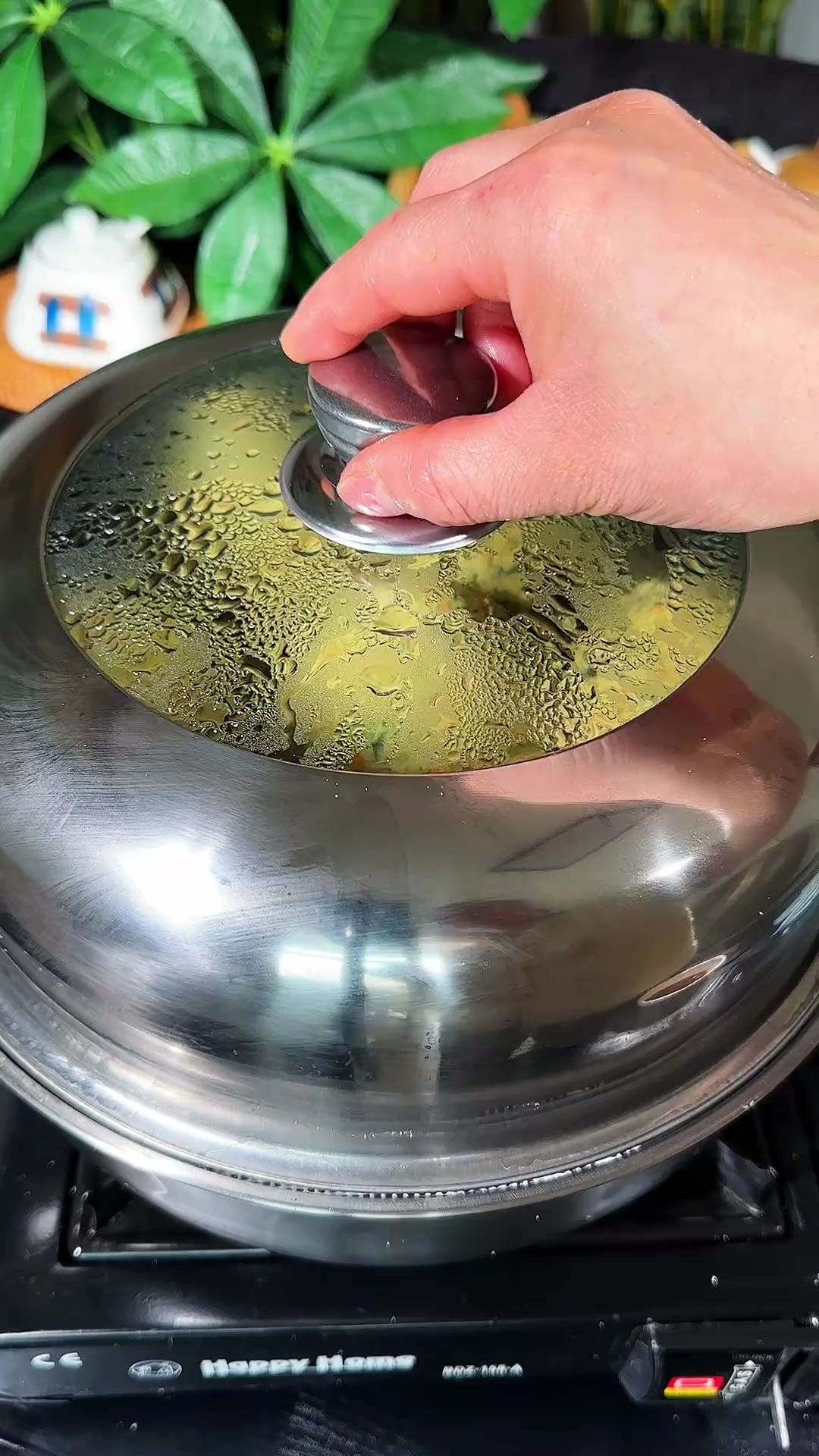 都知道多吃粗粮好处多，今天我用八种杂粮面做了蔬菜窝窝头，蓬松