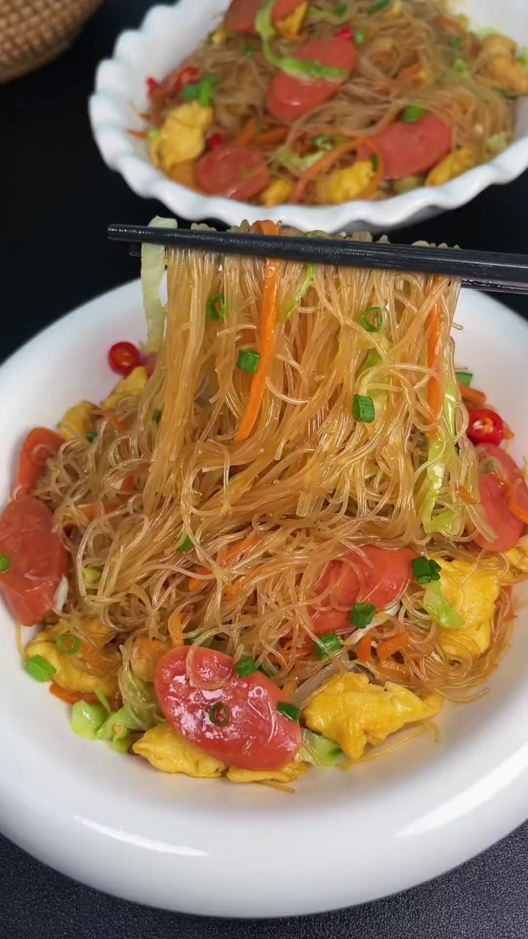 不用出门在家也能做好吃的炒米粉,做法简单还好吃,味道一点不比