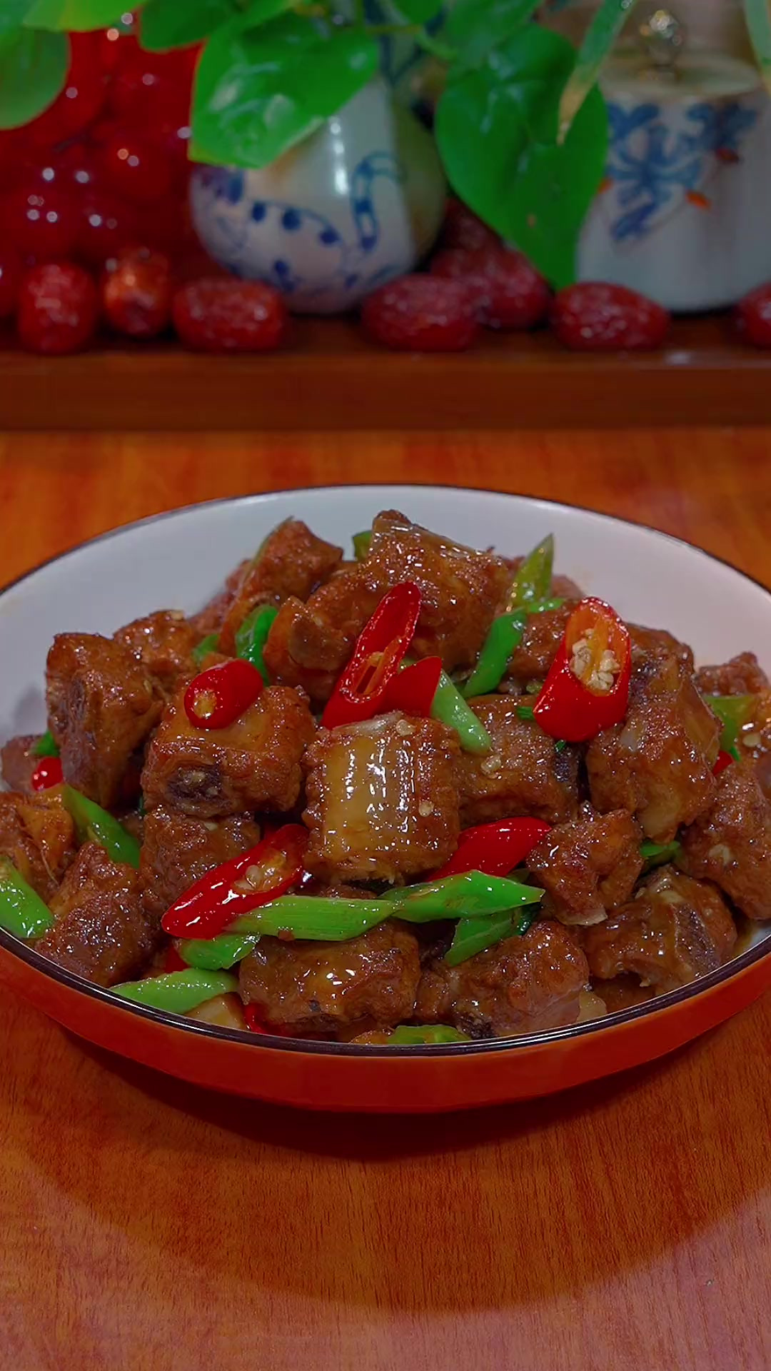 年夜饭第三十道菜《生炒排骨》香辣入味,越嚼越香