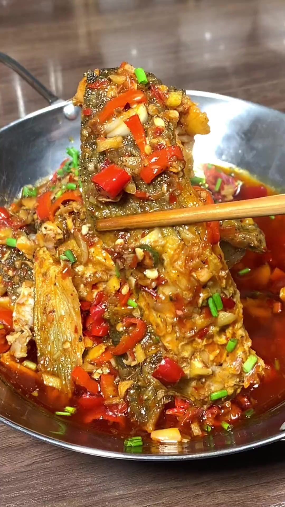 干锅香辣鱼块,一包烤鱼酱,无需其他调味品,做法简单,你喜欢吗