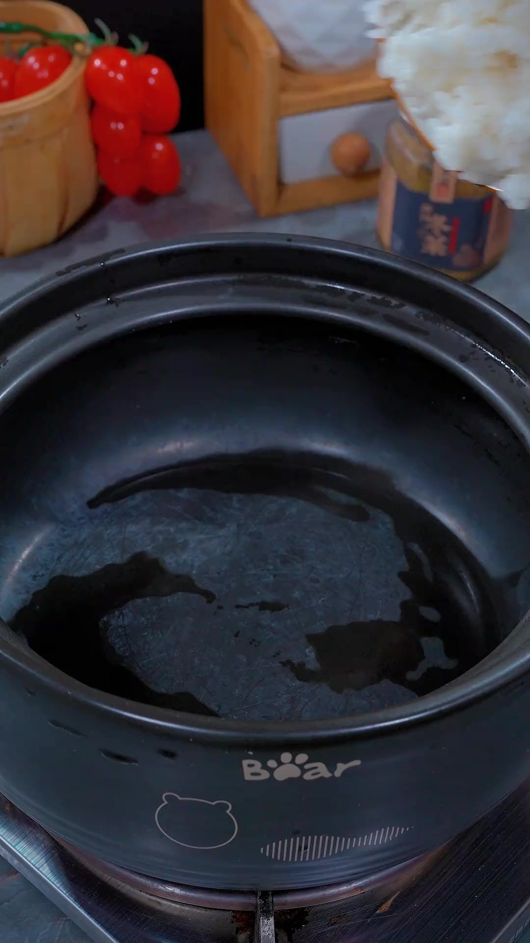 过节大鱼大肉吃的够多了，来试试这个清爽鲜嫩的砂锅鱼片粥吧，嫩