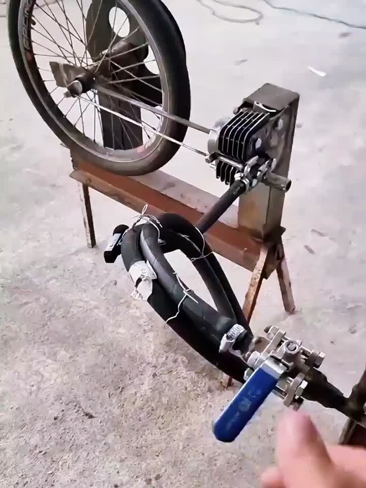 一起看看18世纪非常流行的蒸汽机的工作原理,这功率也非常强劲