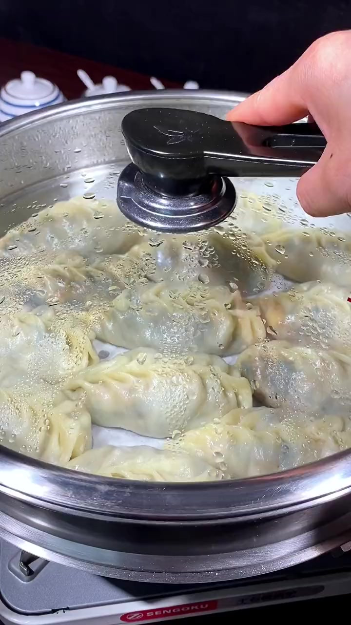 这样包的素饺子，皮薄馅多，全家人都爱吃