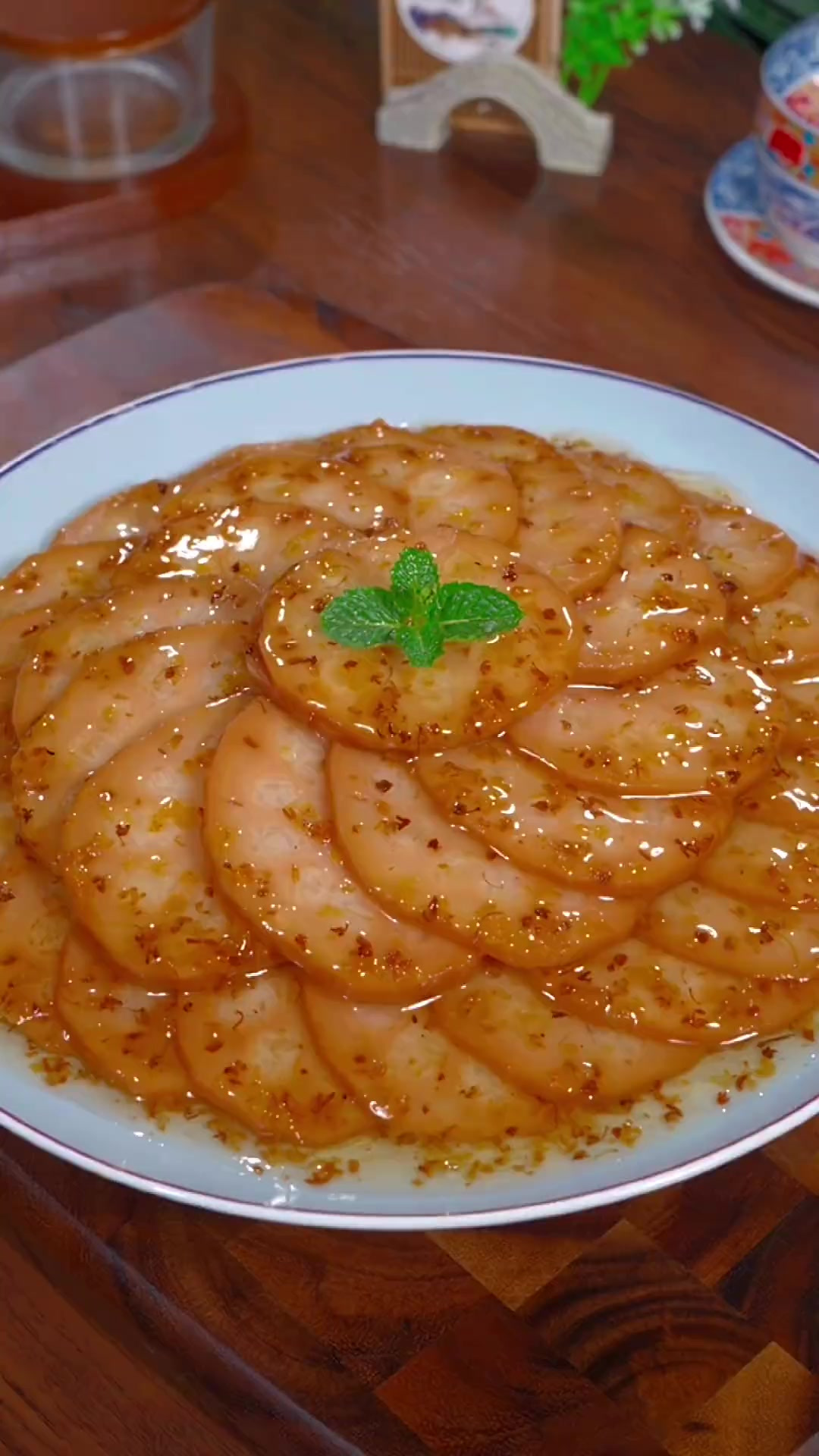 年夜饭的餐桌上怎能少得了这道桂花糯米藕，寓意甜甜蜜蜜，团团圆