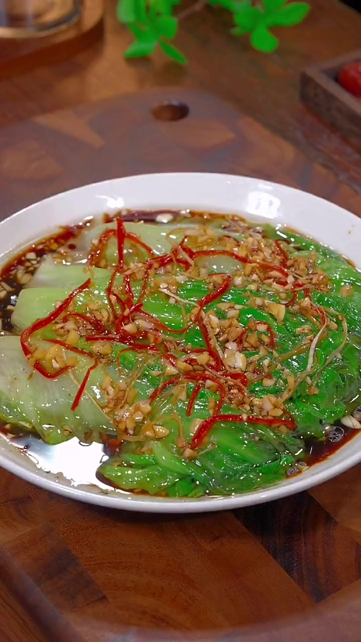 没想到生菜这样烫一下，比大鱼大肉还好吃，清淡爽口又解腻