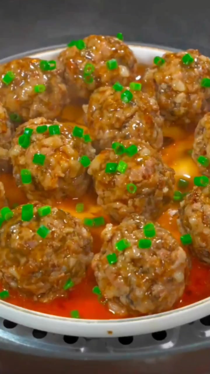 过年餐桌上必备的8道经典家常菜，做法简单好吃又营养，学会全家