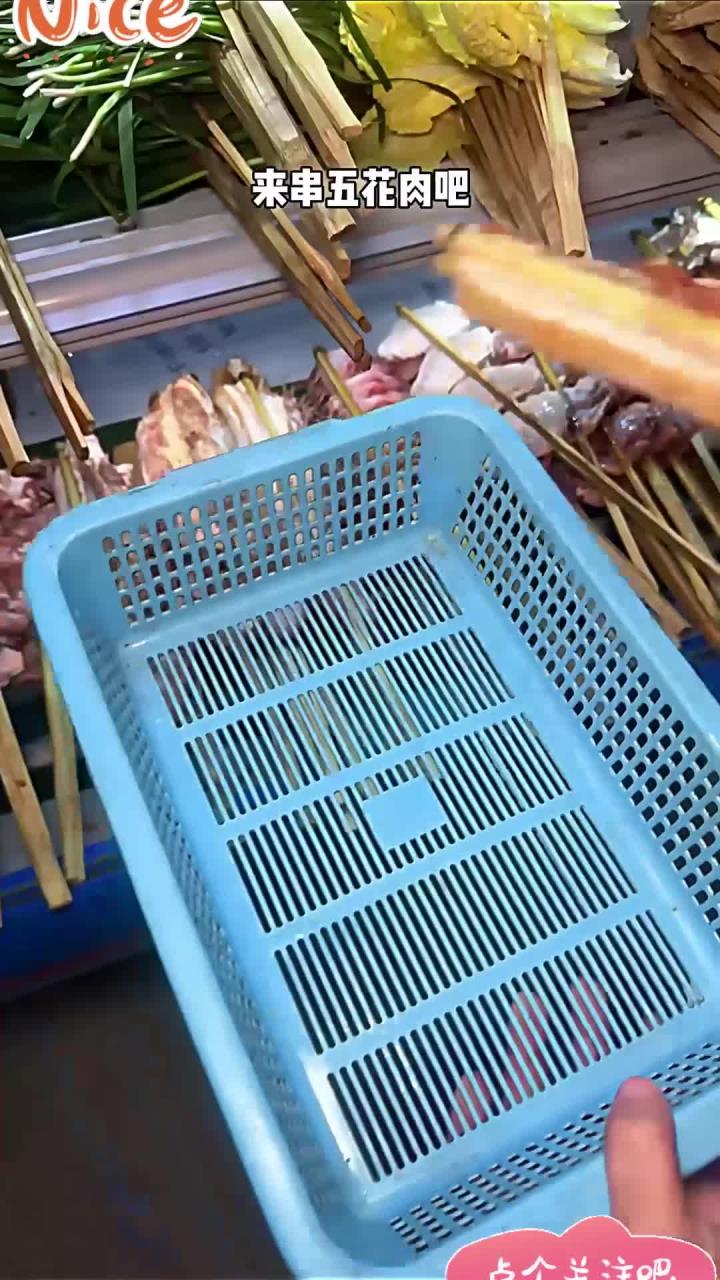 版纳特色傣味烧烤一吃一个不吱声,五花肉烤的滋滋冒油巨香