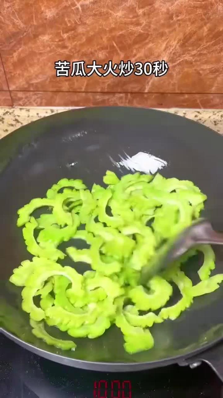 适合夏天喝的汤:苦瓜花甲汤
