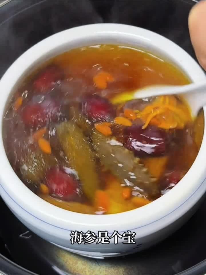 娃学习总喊饿？这碗海参排骨汤，益智补脑长高个，营养满分！