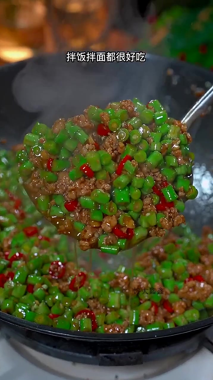 吃饭没有胃口的,你就做这道肉末炒豇豆,清脆爽口,香辣下饭