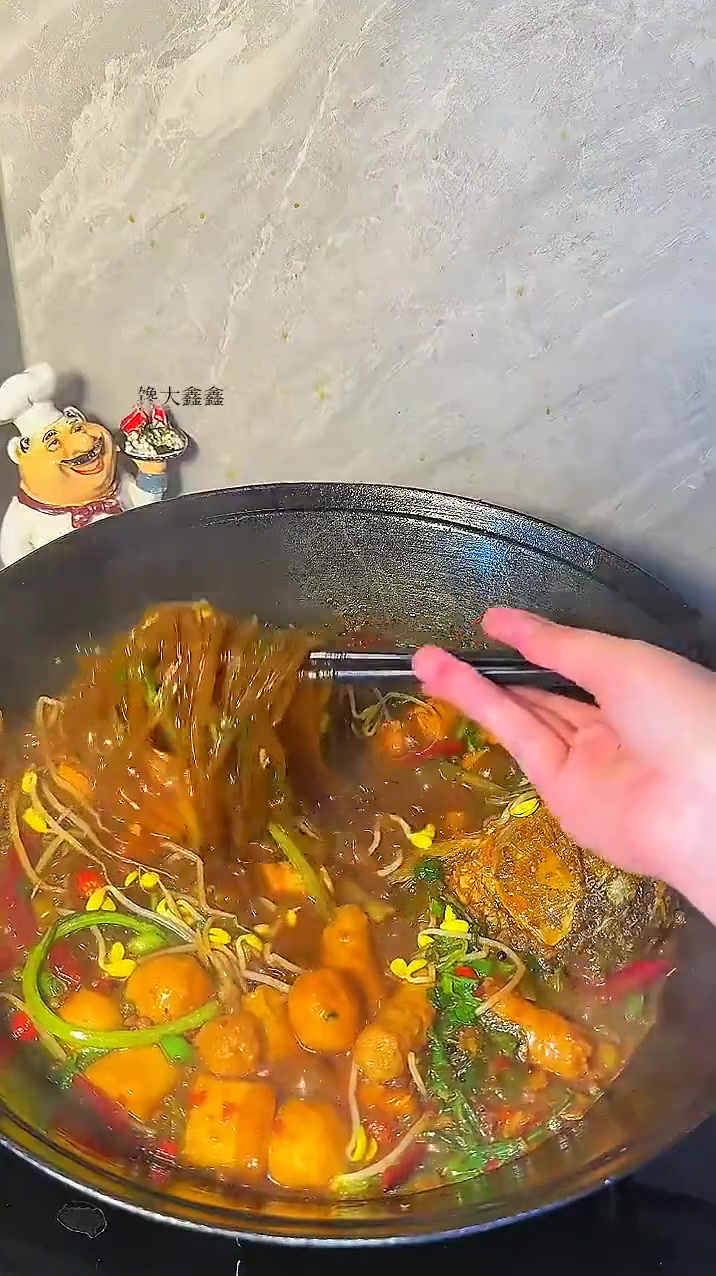 25秒学会！酸菜火锅鱼炖宽粉！好吃到飞起！