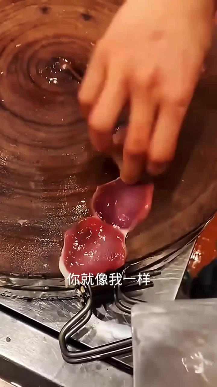 用菜刀快速分割鸭胗的方法