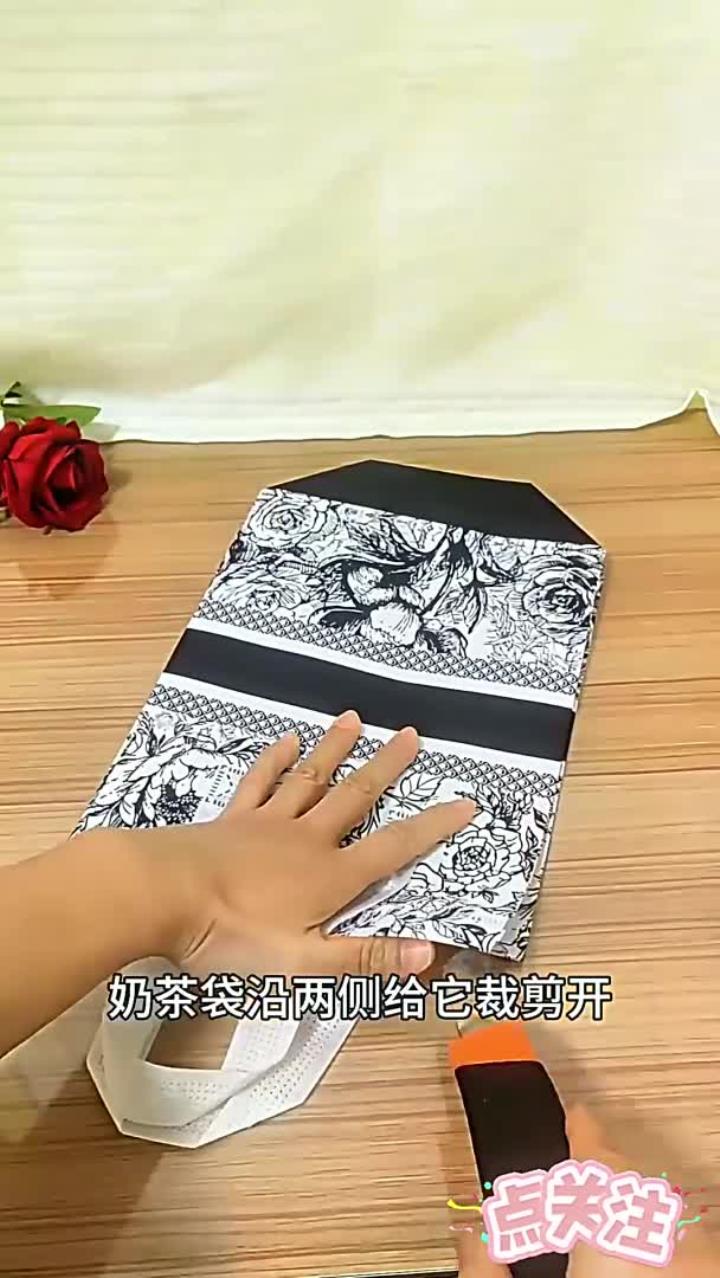 奶茶袋改造一下,秒变多层悬挂收纳袋,太实用了!