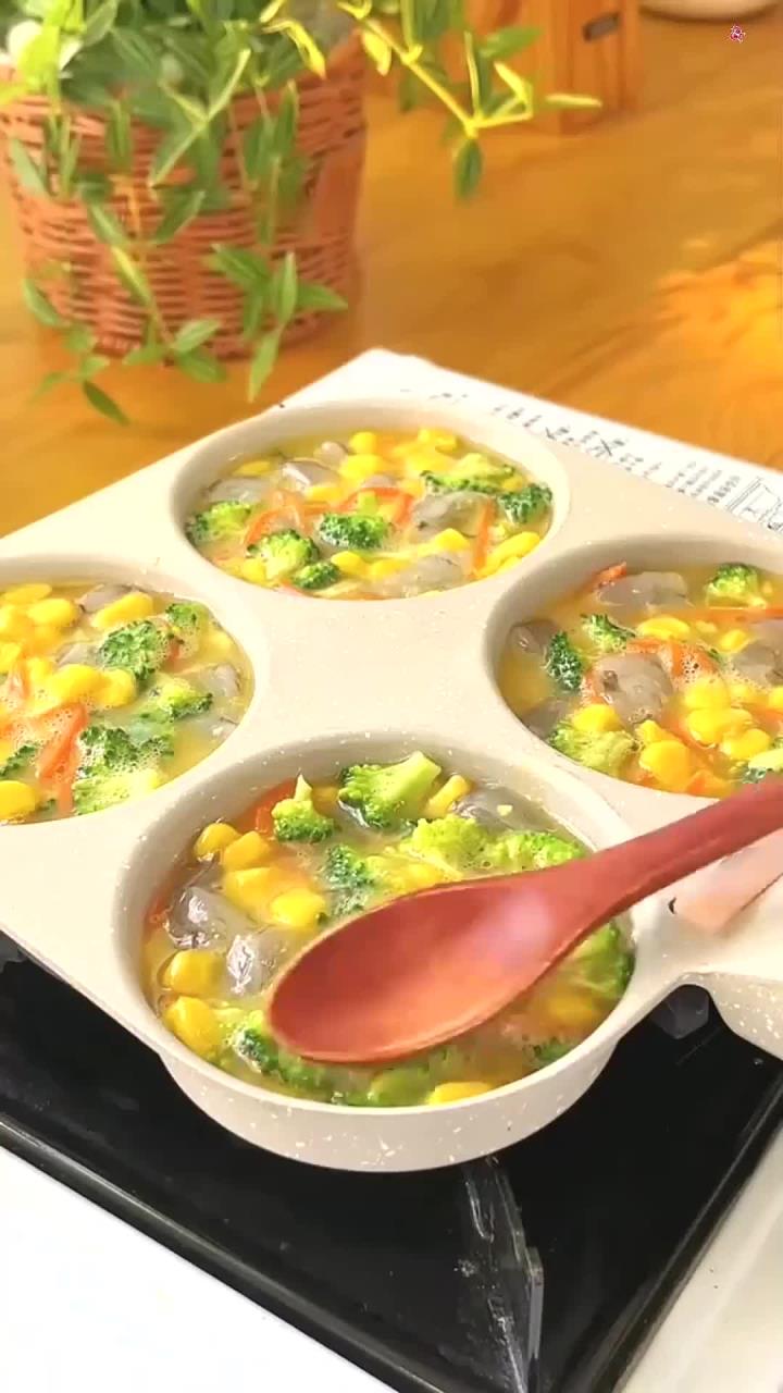 有了这款四合一煎鸡蛋汉堡锅,早上做早餐方便多了,加高设计