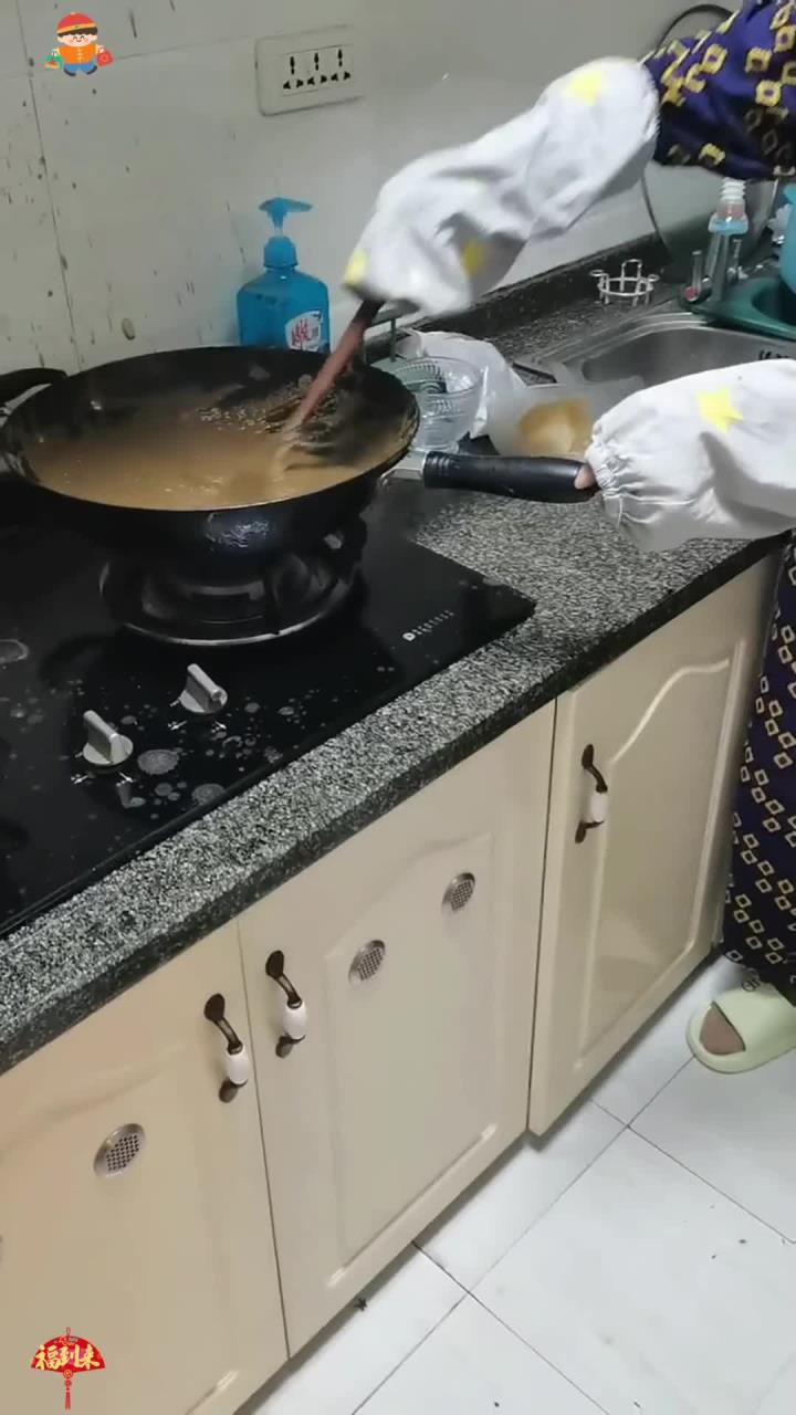 炒菜油烟 “糊脸”,油花乱溅?透明面罩来 “护驾”!