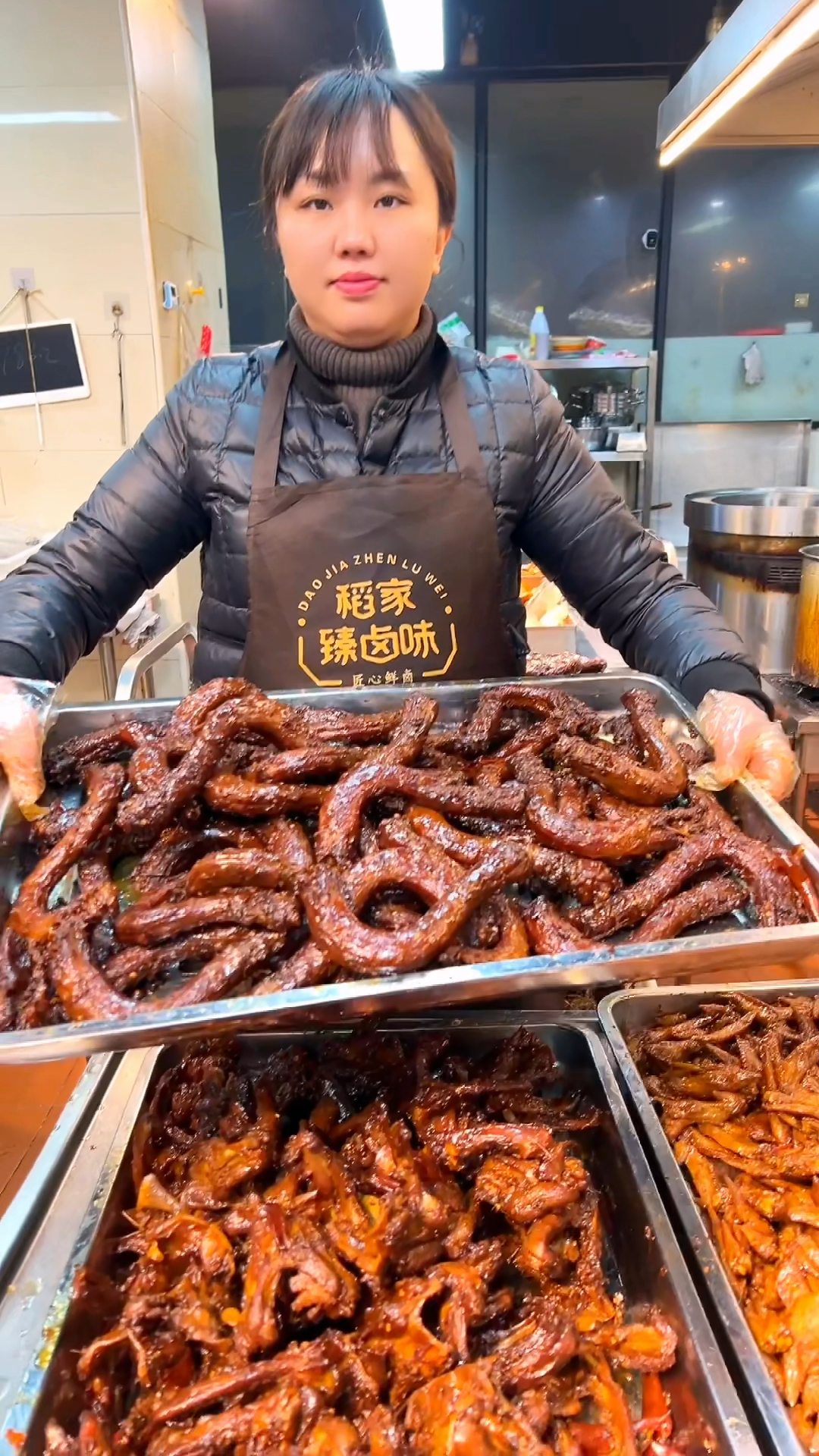 此时武汉黑鸭系列已出锅，人生没有白走的路，每一步都算数！