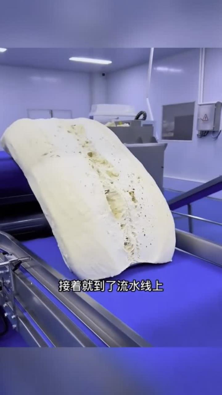 没想到手抓饼是这么做出来的,看着真解压