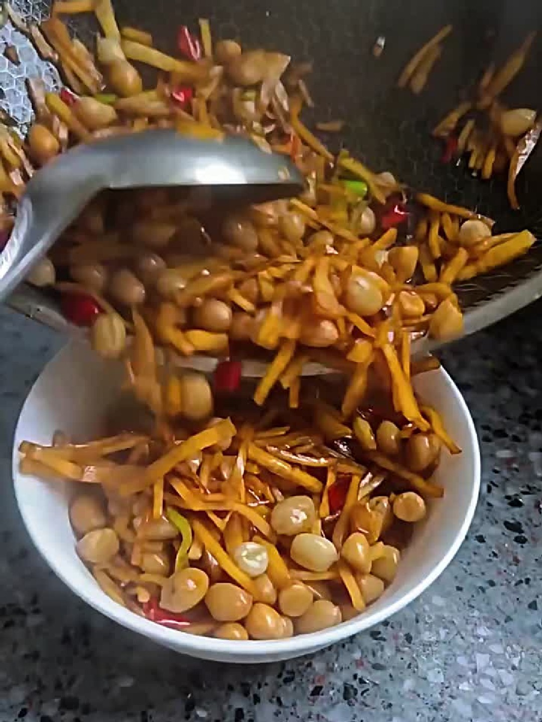 大爷做的是什么菜呀