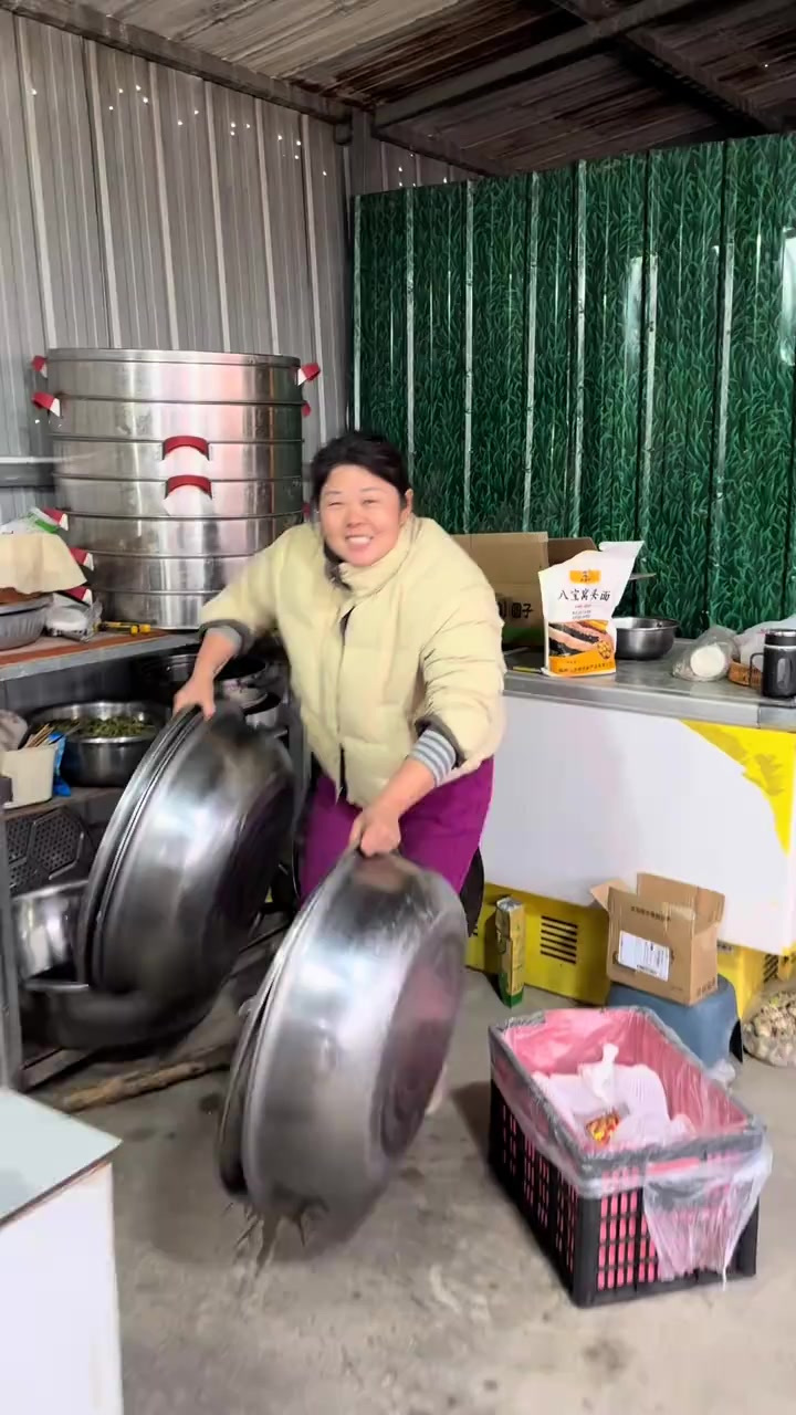 一个通宵炸了274条鱼，炸鱼真是太费时间了