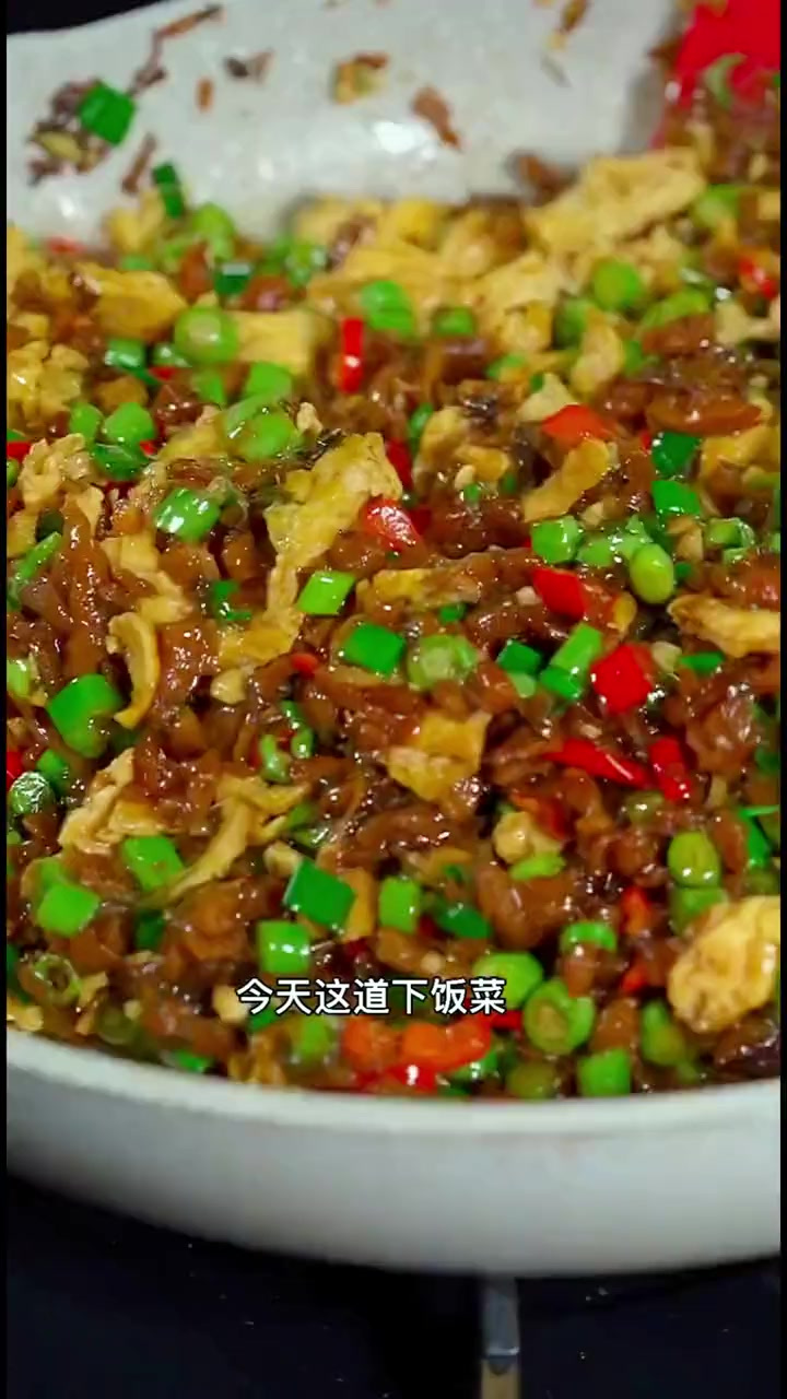 不知道吃什么的时候，来一份外婆菜炒鸡蛋真的太好吃了